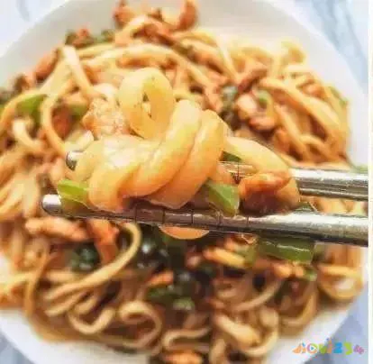 碎肉拌面的家常做法_大盘鸡拌面家常做法_芝麻酱拌面的家常做法