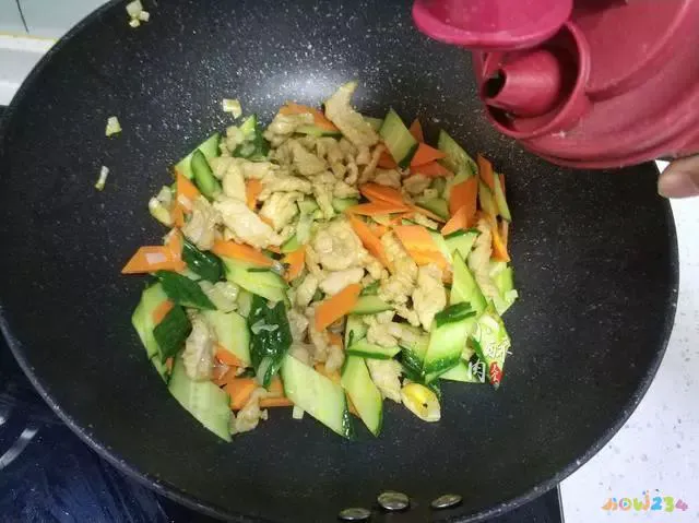 木须肉的家常做法_天津菜木须炒肉做法_红焖肉炖土豆的家常做法
