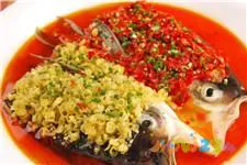 鱼头剁椒怎么做好吃_剁椒鱼头的家常做法_鱼头剁椒的做法