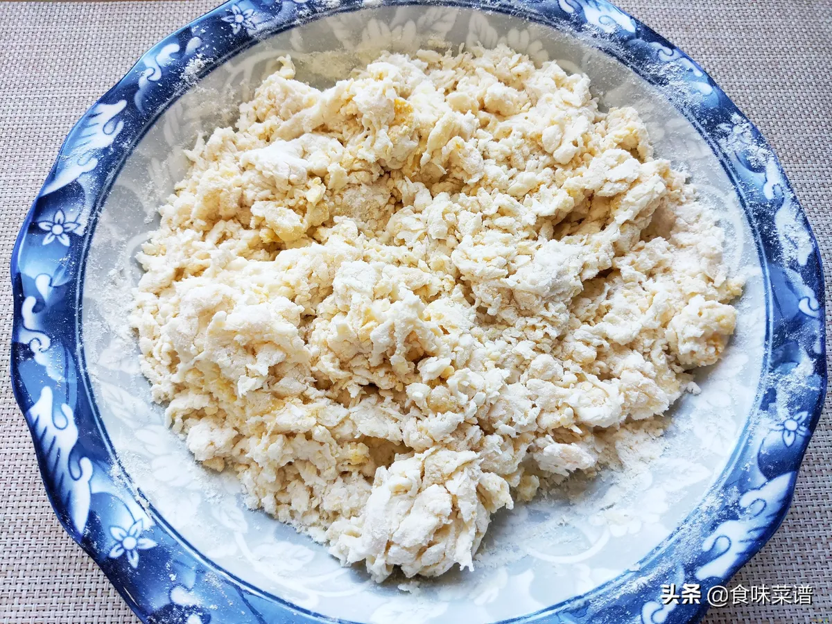 煎饼里果子的做法大全_煎饼果子的家常做法_山东煎饼家常做法