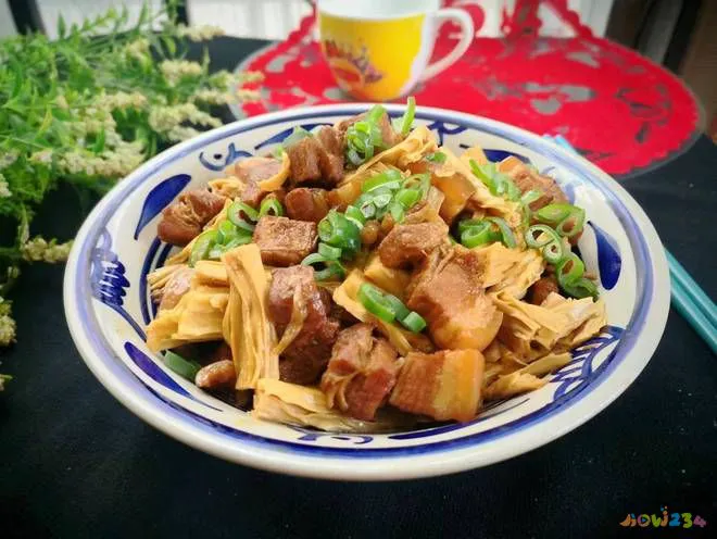 家常炖肉的做法_家常做法炖肉怎么做_炖肉的家常做法