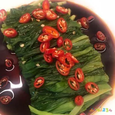 凉拌韭菜的做法大全家常（冬日美味烹饪指南）(7)