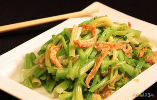 肉炒粉条的家常做法_芹菜炒粉条的家常做法_羊肉炒芹菜粉条的做法