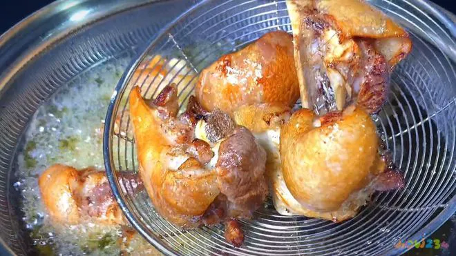 红烧鸡爪家常做法_家常红烧肉的做法拌面的做法_红烧鸡爪家常做法大全