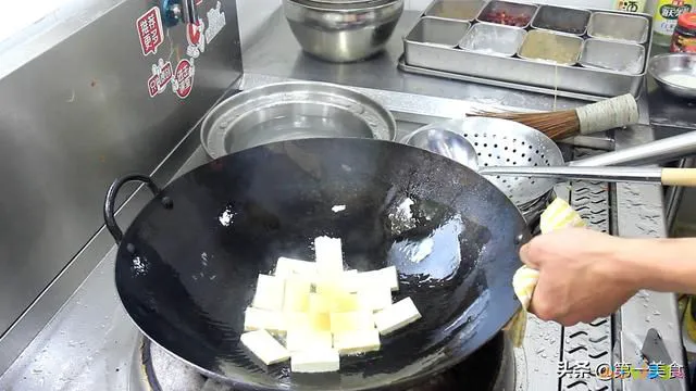 葱烧豆腐的家常做法_葱烧海参的做法 家常_葱烧海参的家常做法窍门