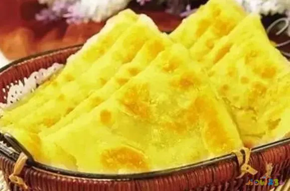 白菜焖饼的家常做法_白菜家常做法焖饼视频_白菜家常做法焖饼怎么做