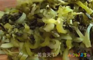 川白肉家常做法_李庄白肉蘸水做法_酸菜白肉火锅做法图解