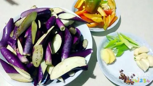 炸茄盒的家常做法_素炸茄盒的家常做法_凉拌茄泥的家常做法