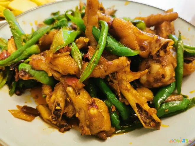 最美家常菜尖椒鸡_怎样做尖椒鸡视频_尖椒鸡的家常做法