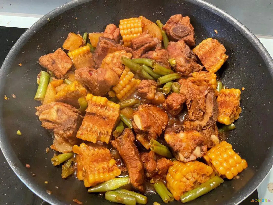 炖排骨汤的家常做法_排骨炖豆角家常做法_排骨炖玉米粒做法大全家常