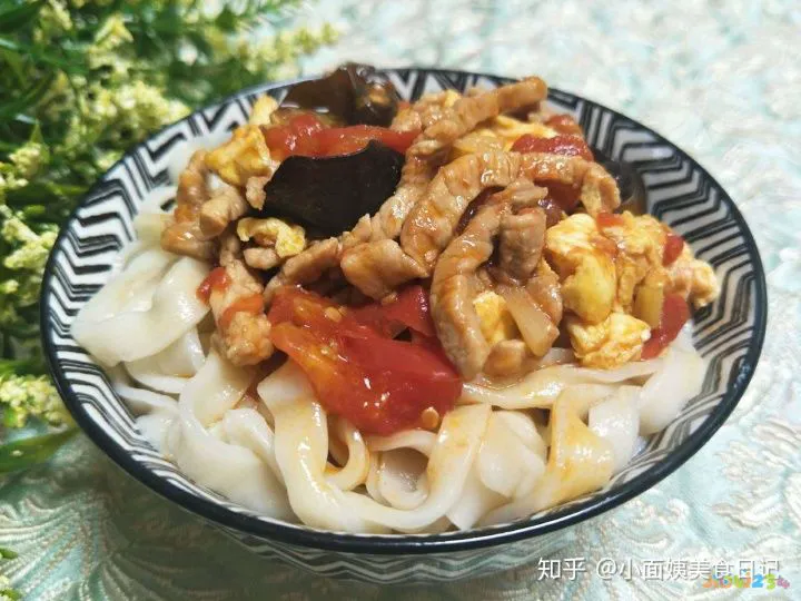 蕃茄牛尾汤的做法_蕃茄草鱼火锅的做法_蕃茄蒸饭的家常做法