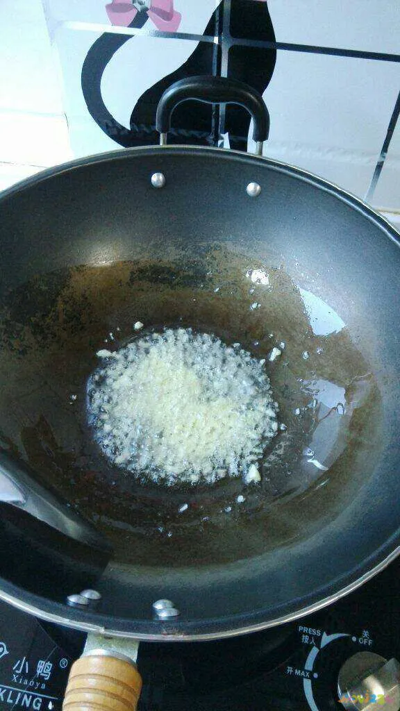 木耳凉拌做法大全家常_凉拌海米芹菜木耳的做法大全家常_凉拌洋葱炒木耳的做法大全家常做法