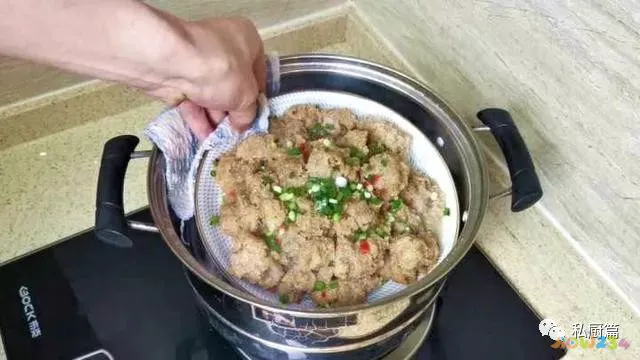 粉蒸排骨的配料_粉蒸排骨的家常做法_排骨蒸粉条的做法