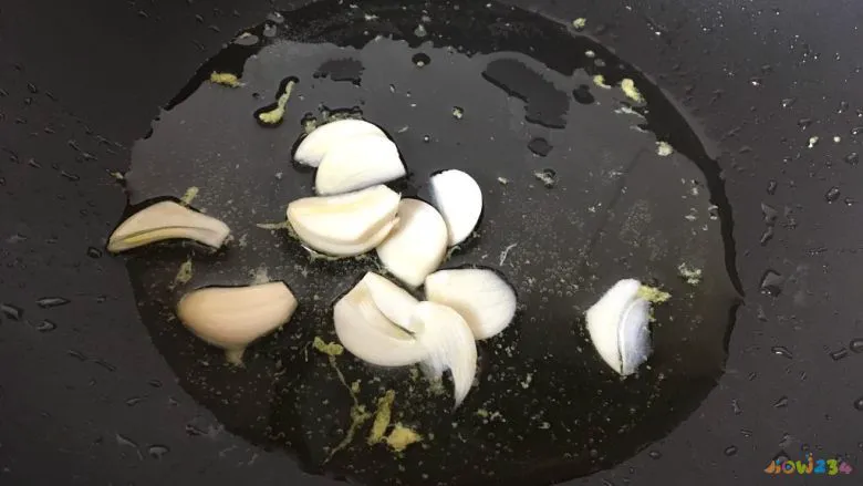 木耳凉拌做法大全家常_凉拌海米芹菜木耳的做法大全家常_凉拌洋葱炒木耳的做法大全家常做法