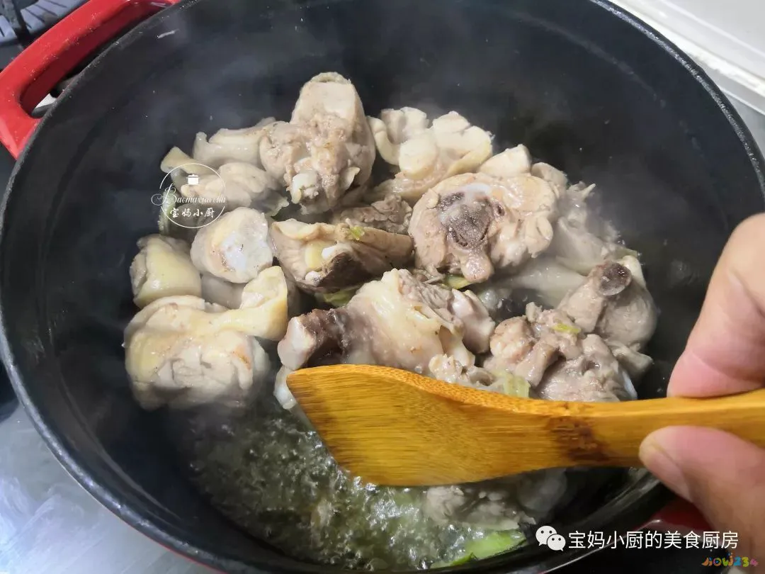 鸡肉炖粉条家常做法_红烧鸡肉炖粉条的做法_鸡肉炖粉条的做法