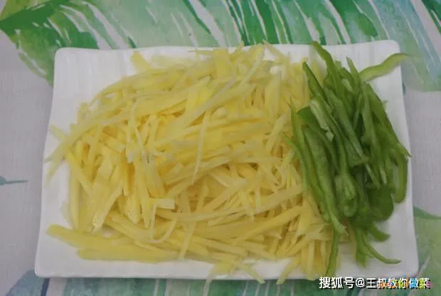 31种土豆家常做法酸辣土豆丝_简单酸辣土豆丝_酸辣土豆丝的家常做法