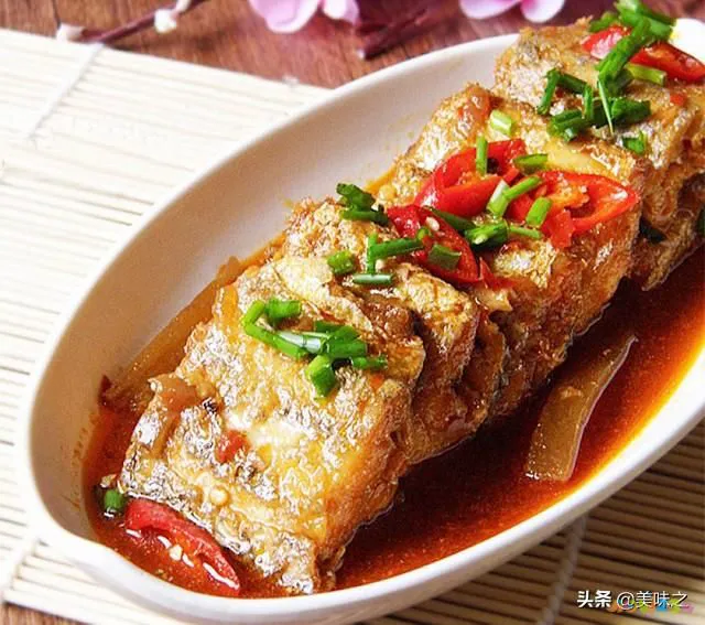 简单红烧带鱼做法_家常红烧带鱼的做法_家常红烧做法带鱼怎么做