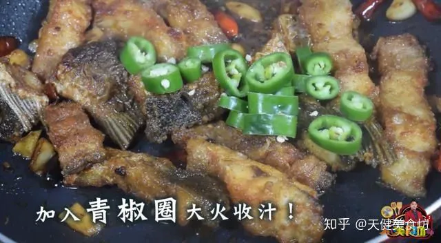 清蒸鲈鱼的家常做法 大全_东北家常海鲈鱼做法_家常梭鲈鱼的做法