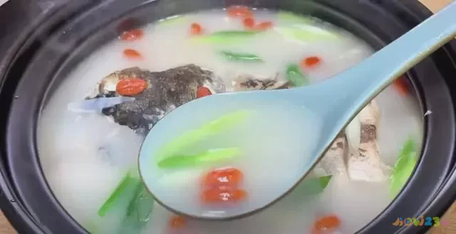 豆腐家常鱼头汤做法大全_豆腐鱼头汤的制作_鱼头豆腐汤的家常做法
