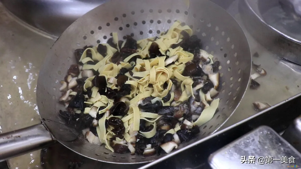 素汤的做法大全家常汤_素酸辣汤的家常做法_家常素汤的100种做法图