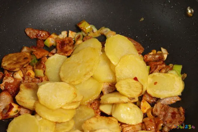 土豆沙拉的家常做法_土豆金枪鱼沙拉做法_土豆沙拉做法大全