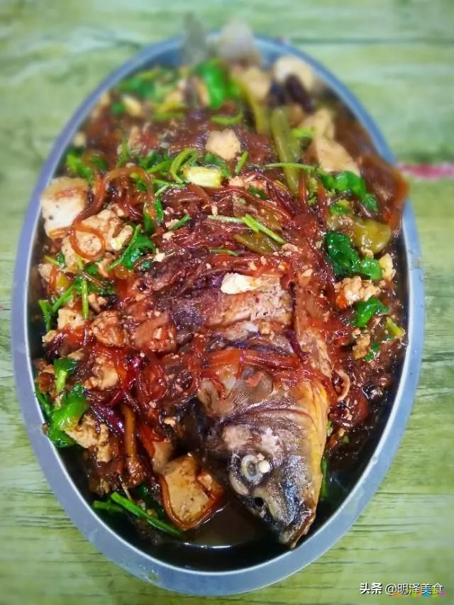 炖鲤鱼家常做法怎么做_炖鲤鱼家常做法窍门_家常炖鲤鱼的做法