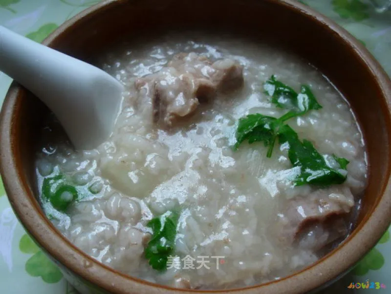 鱼骨汤的家常做法_鱼骨汤的做法_懒人三文鱼骨汤的做法