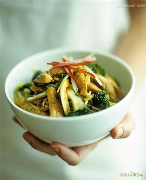 蕃茄草鱼火锅的做法_蕃茄牛尾汤的做法_蕃茄蒸饭的家常做法