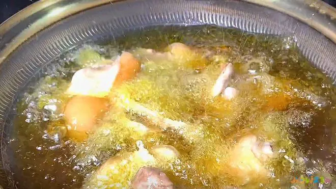 红烧鸡爪家常做法大全_红烧鸡爪家常做法_家常红烧肉的做法拌面的做法