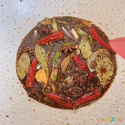 酱猪蹄的家常做法_家庭酱猪蹄儿制作方法窍门_家常酱猪蹄的做法