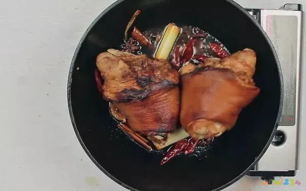 最简单的肘子做法大全_肘子的家常做法_肘子的家常做法简单好吃