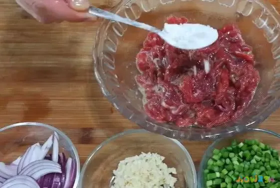 水煮牛肉家常做法_烤牛肉的家常做法_爆炒牛肉家常做法