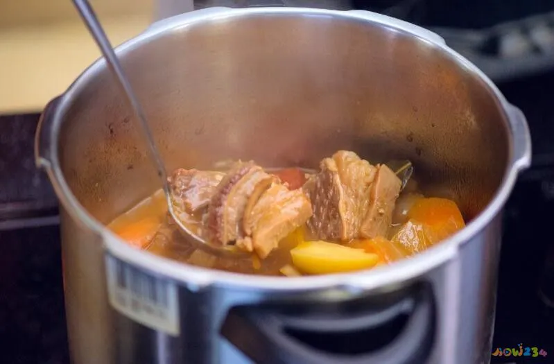 排骨炖鲤鱼家常做法_家常炖鲤鱼的做法_炖鲤鱼家常做法大全