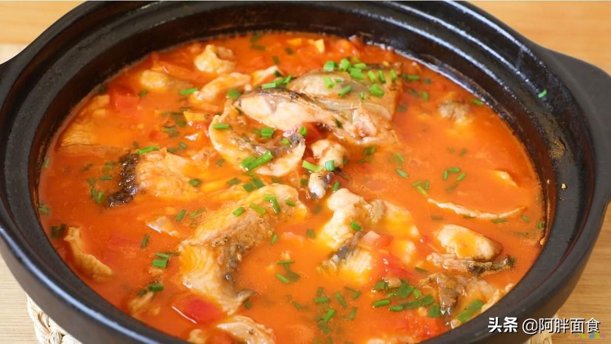 炖鲤鱼家常做法最好吃_家常炖鲤鱼的做法_炖鲤鱼家常做法怎么做