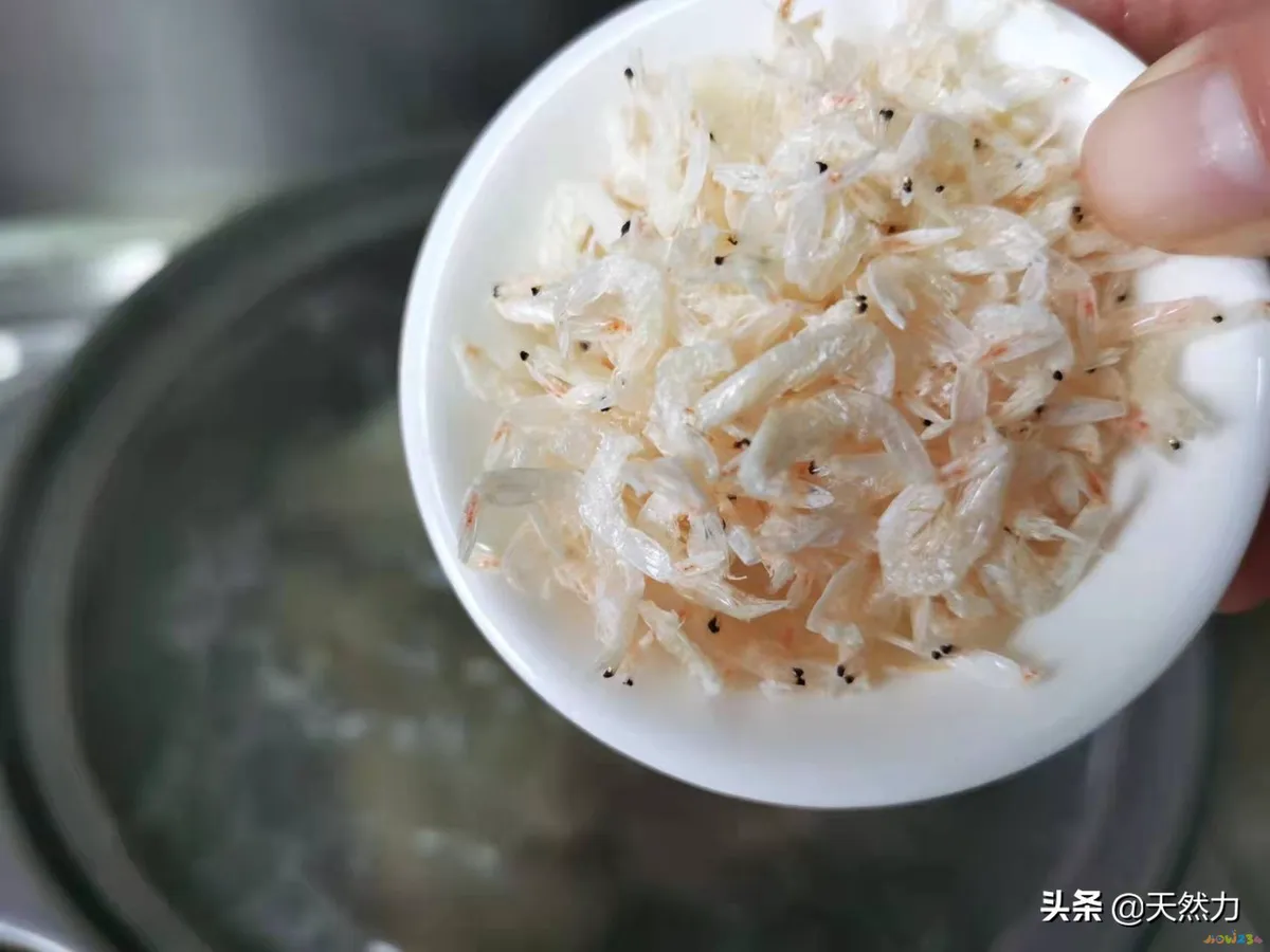 排骨白萝卜煲汤的做法（家常老火靓汤之萝卜排骨汤）