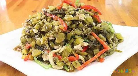 懒人家常菜，微波炉也可以做美食，雪菜肉丝+红烧茄子