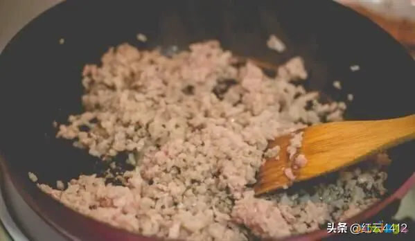 东北辣酱的家常做法_家常自制香辣酱的做法_柿子辣酱的家常做法