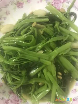 潮汕经典家常菜，普宁豆酱炒空心菜的做法 步骤6