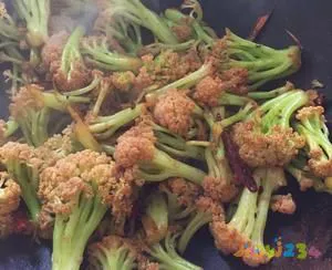 素炒有机花菜的做法 步骤4