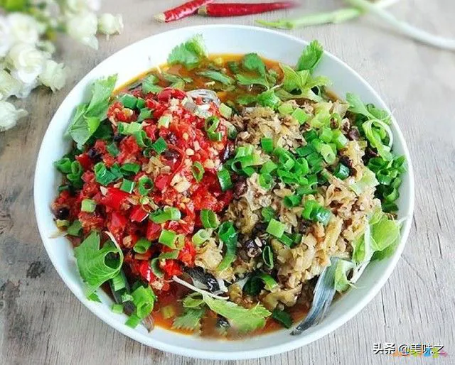 家常鱼头做法剁椒怎么做_鱼头剁椒鱼头_剁椒鱼头的家常做法