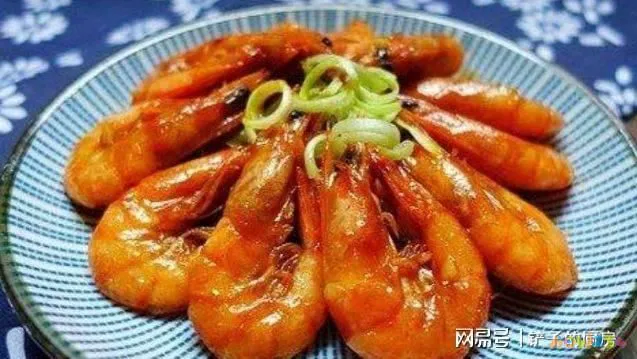 家常油焖大虾简单做法_番茄酱焖大虾的做法_家常焖大虾简单做法