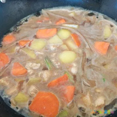 土豆红烧鸡块的正宗做法（简单版红烧土豆鸡块）(8)