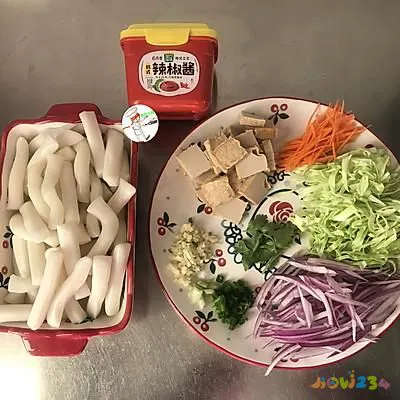 韩式炒家常年糕做法大全_韩式炒年糕的家常做法_韩式炒家常年糕做法视频