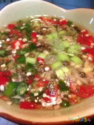 淋炸鲫鱼的家常做法_家常炖鲫鱼的家常做法_鲫鱼炖豆腐的家常做法