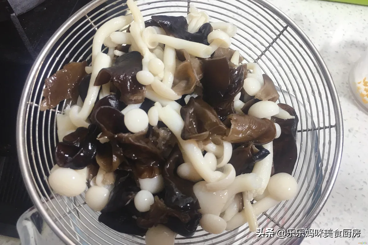 凉拌菇的做法大全家常_白雪菇的家常做法_肉炒菇的家常做法