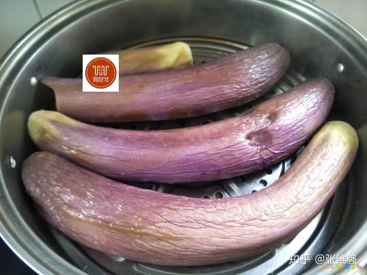 油淋茄子的家常做法_油茄子咸菜的家常做法_茄子 咸菜做法