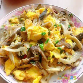 鸡蛋炒蒜苔的家常做法_家常鸡蛋_鸡蛋酸辣汤的家常做法