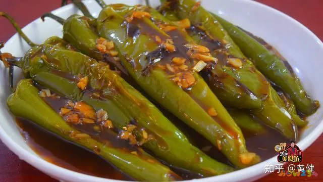 青椒胡萝卜家常做法_青椒炒鱿鱼的家常做法_蟹的做法家常爽口萝卜的做法