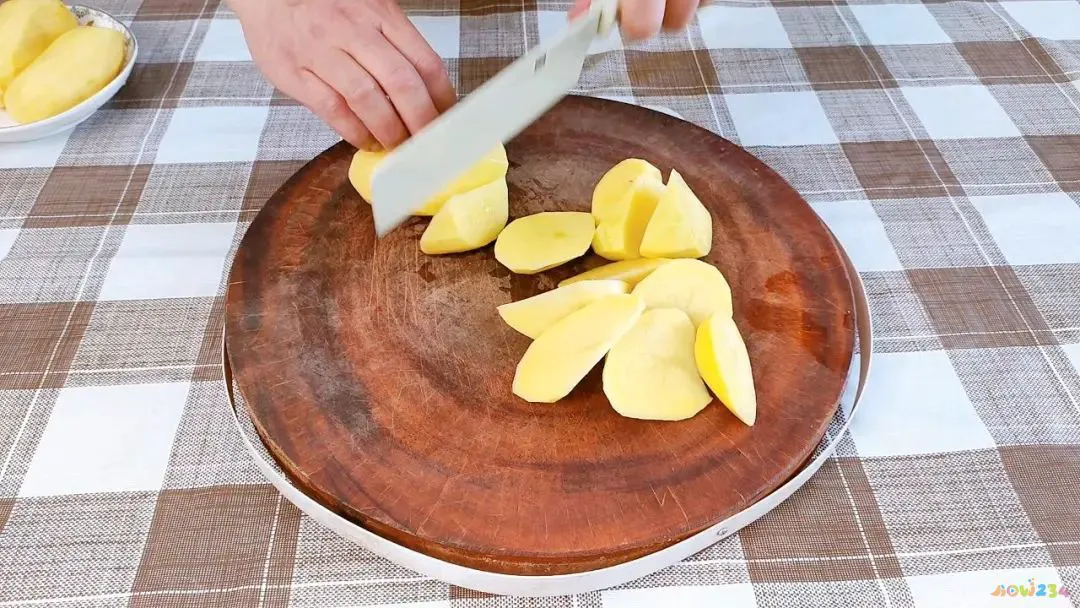 酸菜炖五花肉家常做法_酸菜炖粉条的做法家常_排骨炖酸菜家常做法