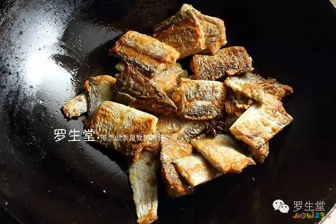 家常刀鱼_茼蒿烧刀鱼家常做法_清炖刀鱼的家常做法